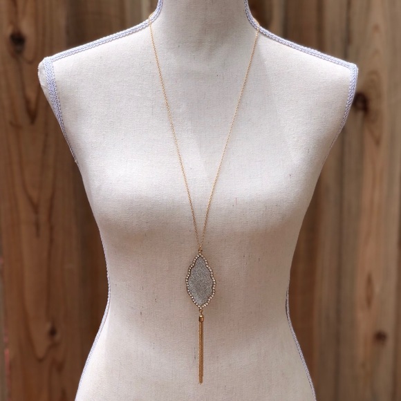 Long tassel glitter Celtic pendant Y necklace - Picture 2 of 4